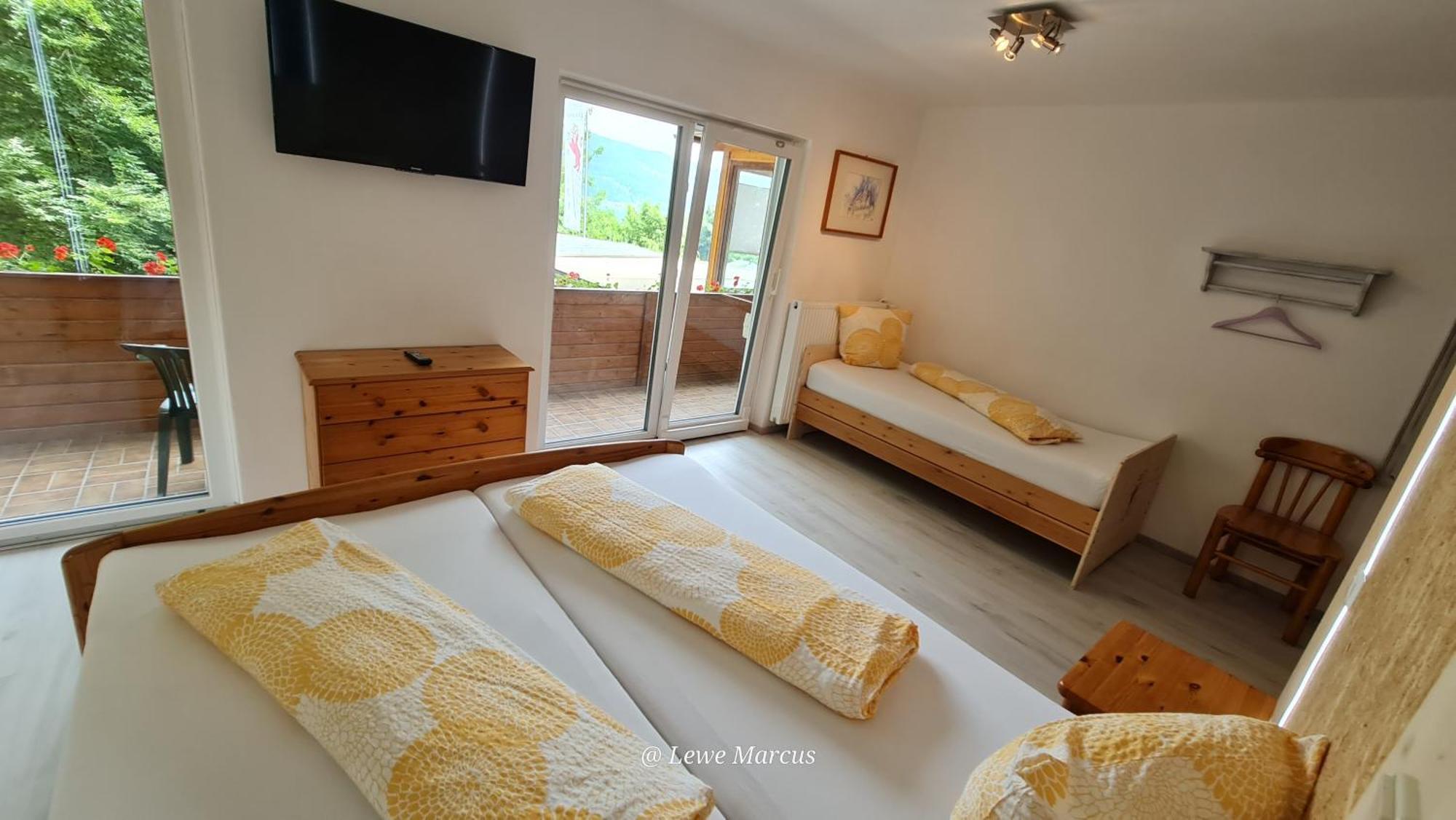 Appart-Pension Seehang Velden am Woerthersee Exterior photo